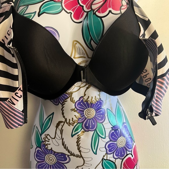 Victoria's Secret Sport Black White Pink Stripe Sports Bra Front Close - Picture 4 of 5